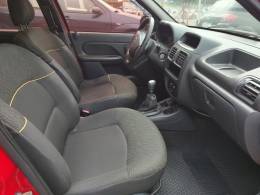 RENAULT - CLIO - 2013/2014 - Vermelha - R$ 28.900,00