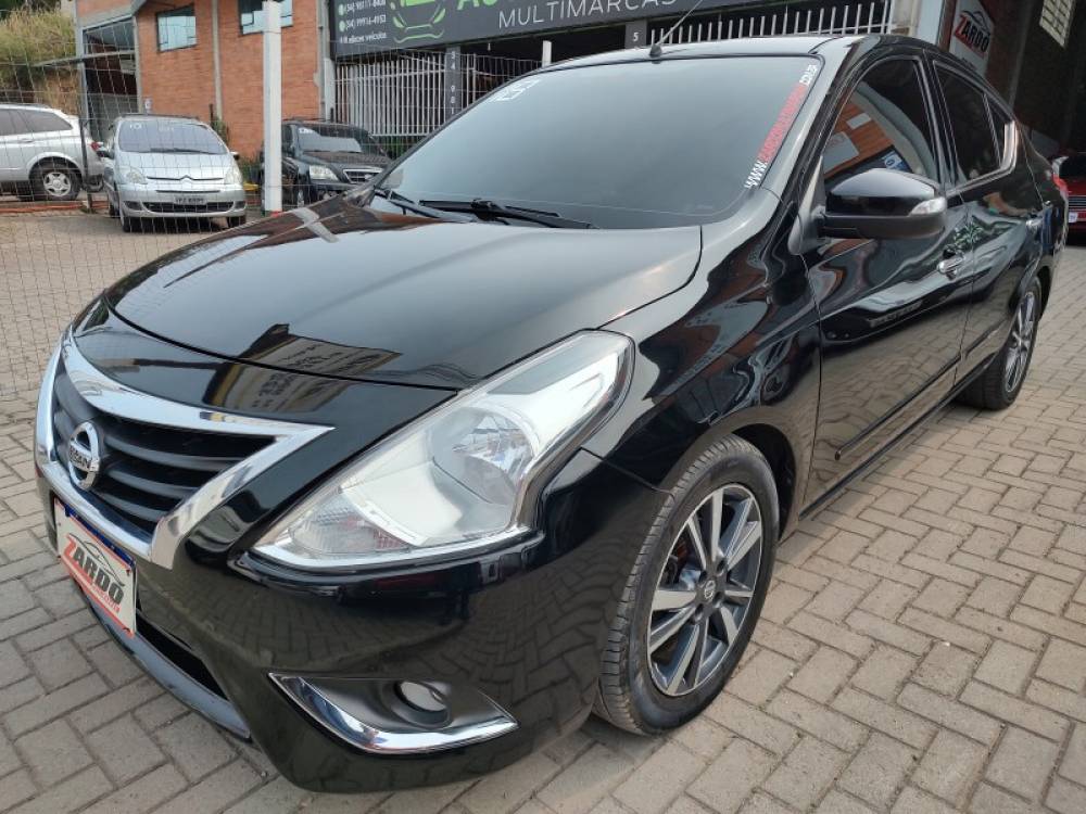 NISSAN - VERSA - 2018/2018 - Preta - R$ 60.900,00