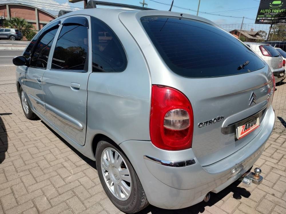 CITROËN - XSARA PICASSO - 2009/2010 - Prata - R$ 21.900,00