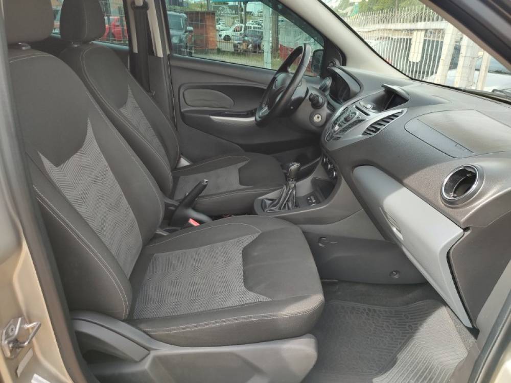 FORD - KA - 2015/2016 - Prata - R$ 40.900,00