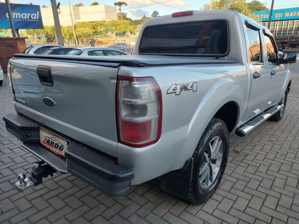 FORD - RANGER - 2011/2012 - Prata - R$ 74.900,00