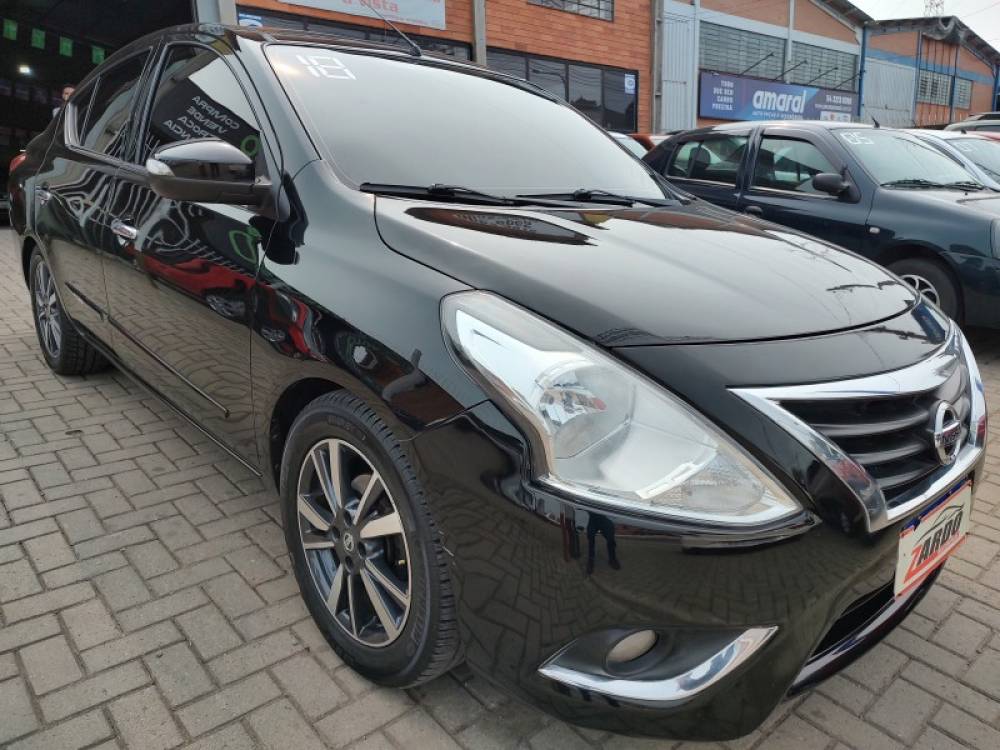 NISSAN - VERSA - 2018/2018 - Preta - R$ 60.900,00