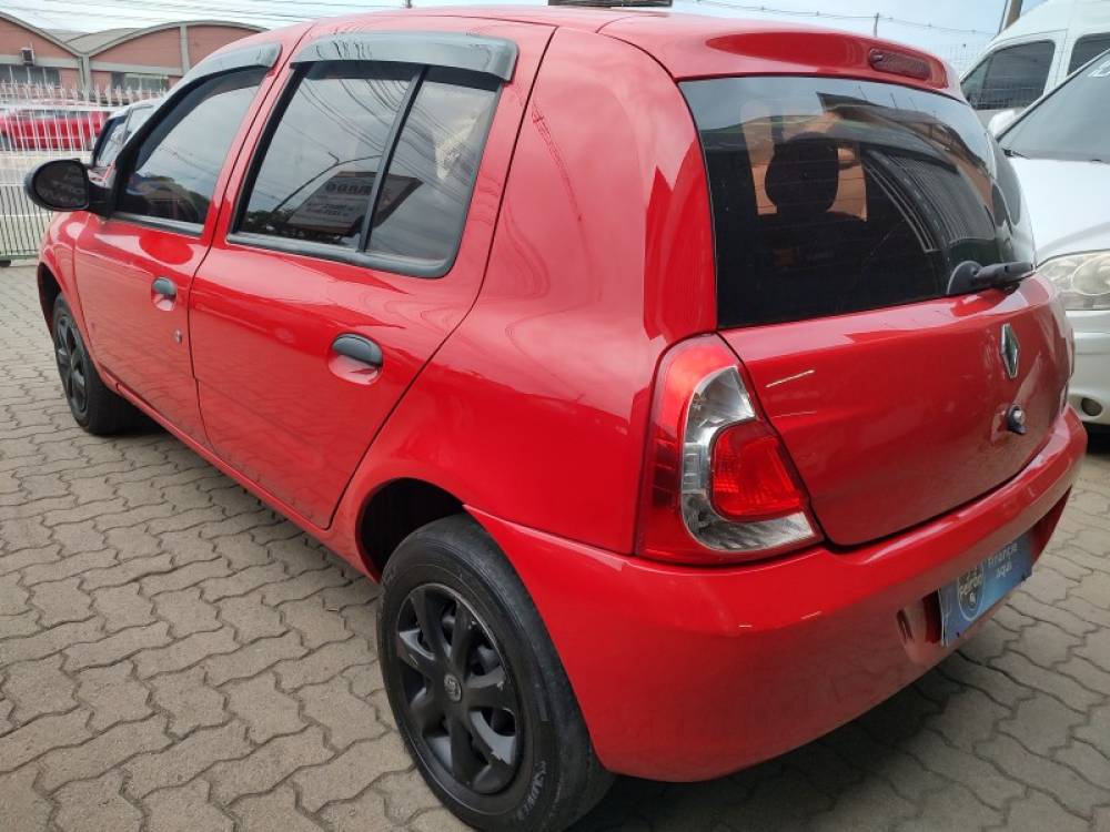 RENAULT - CLIO - 2013/2014 - Vermelha - R$ 28.900,00