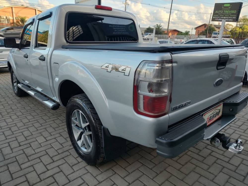 FORD - RANGER - 2011/2012 - Prata - R$ 74.900,00