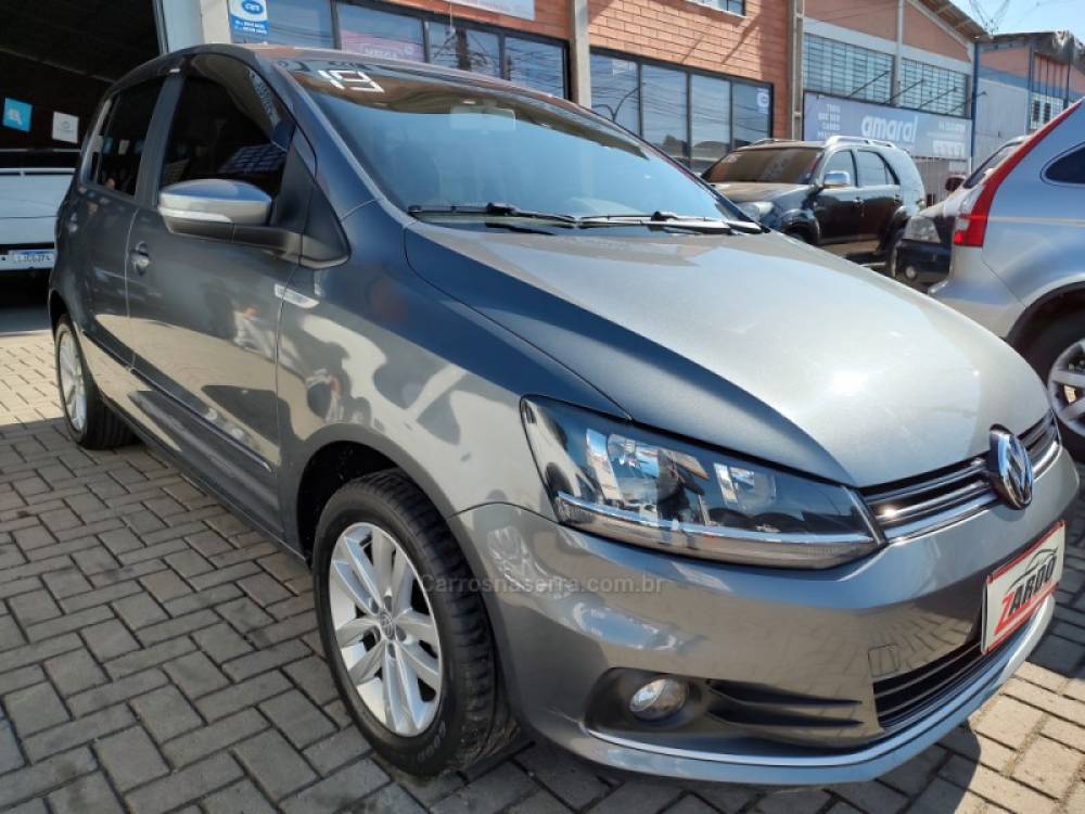 VOLKSWAGEN - FOX - 2018/2019 - Cinza - R$ 62.900,00